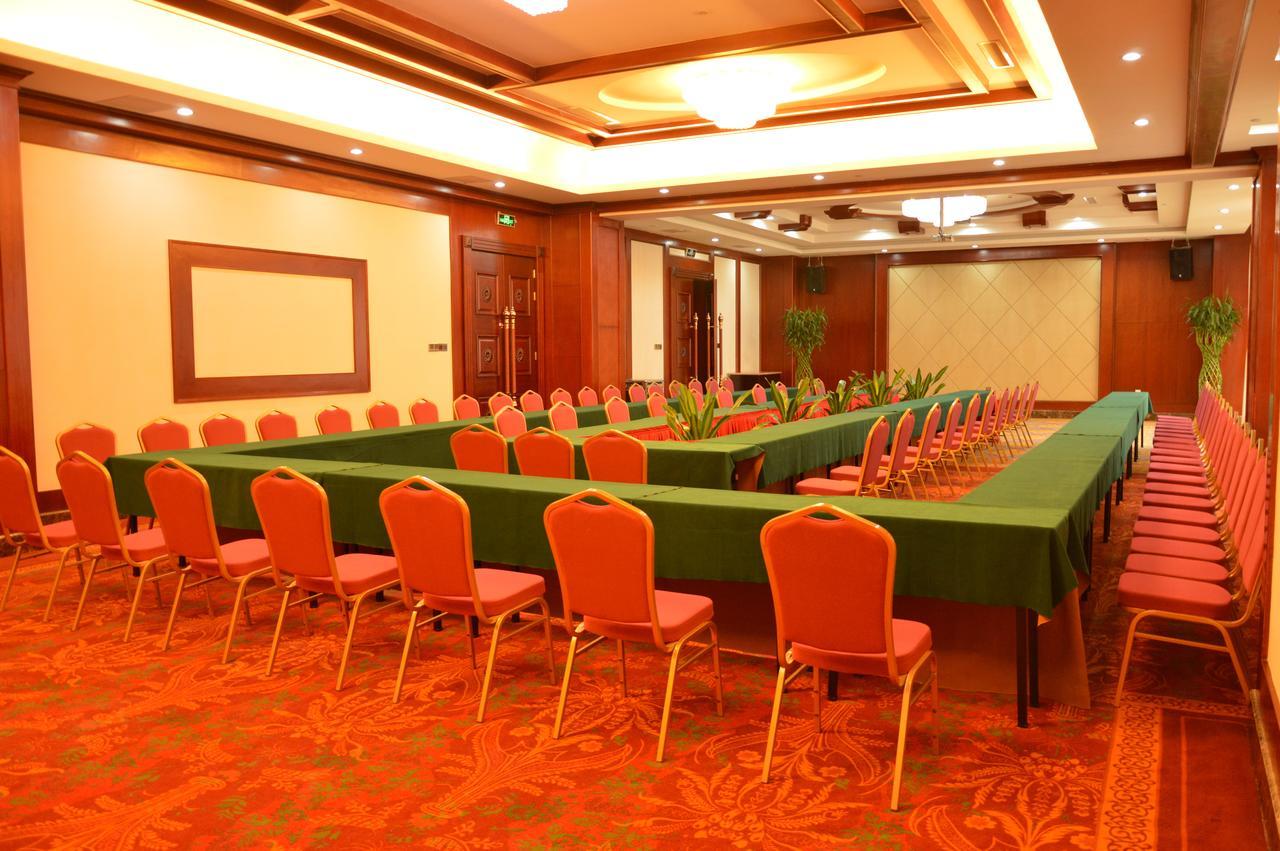 Yinruilin International Hotel Куньмин Экстерьер фото
