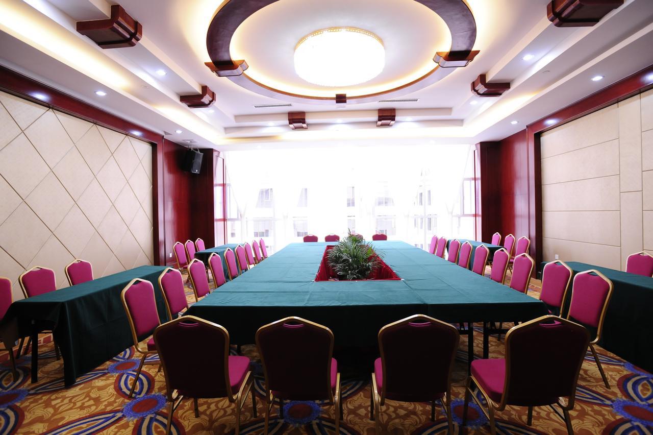 Yinruilin International Hotel Куньмин Экстерьер фото