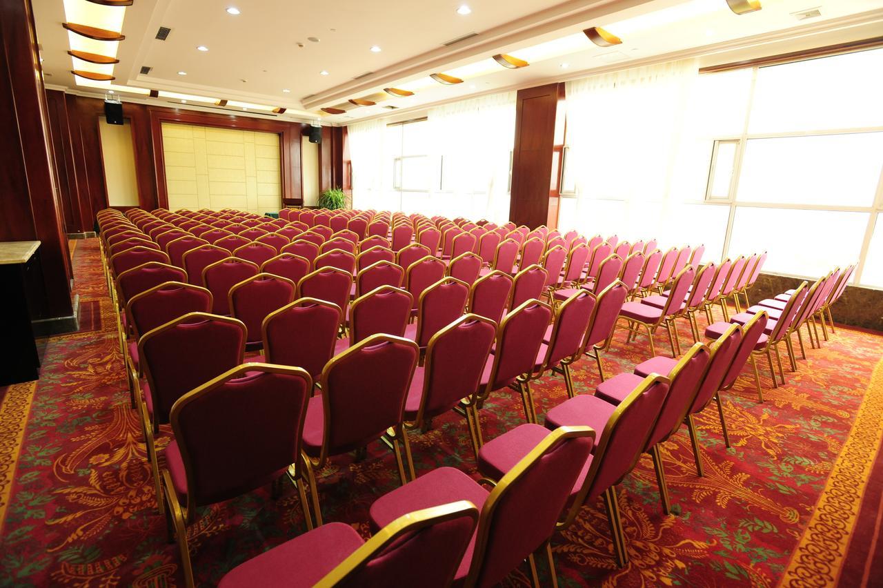 Yinruilin International Hotel Куньмин Экстерьер фото